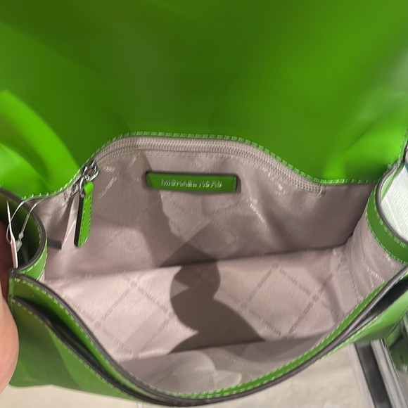 Michael Kors Greenwich Medium Saffiano Leather Satchel Crossbody Shoulder Bag - Picture 10 of 16